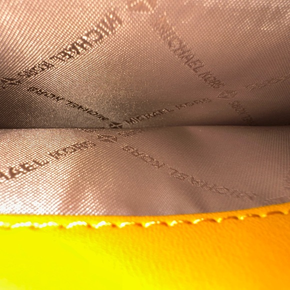 Michael Kors Jet Set Large Leather Crossbody
Bag Jasmine yellow - Picture 11 of 12